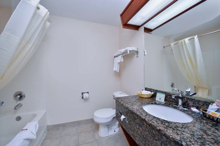 Travelodge Suites by Wyndham Newberg