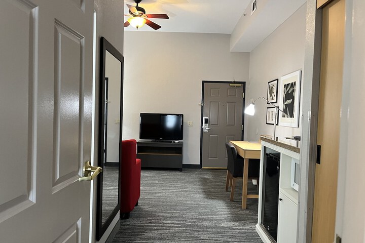 Room 44 of 86