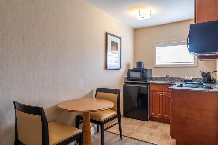 Port Inn and Suites Portsmouth an Ascend Collection Hotel