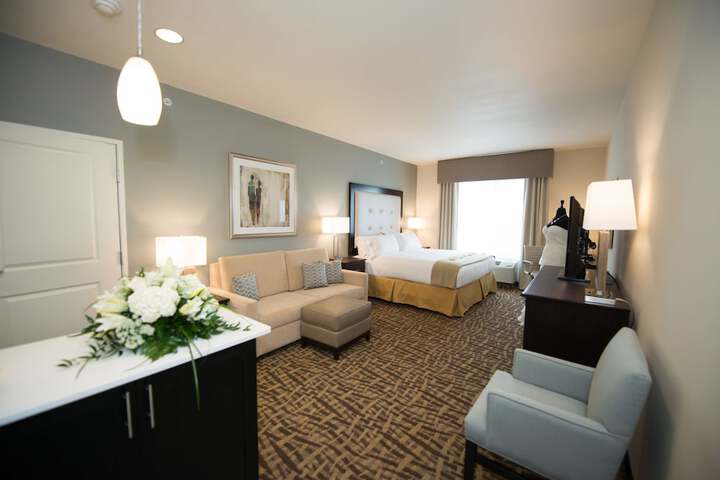 Holiday Inn Express & Suites Denver South - Castle Rock by IHG
