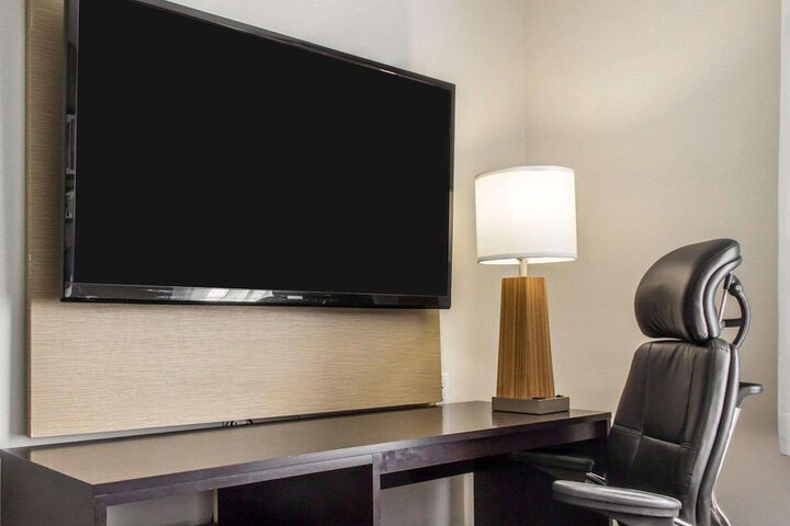 Room 18 of 27