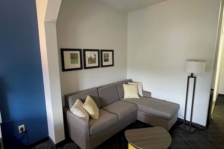 Room 25 of 29