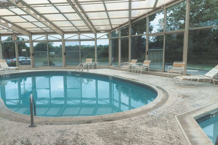 Pool 10 of 53