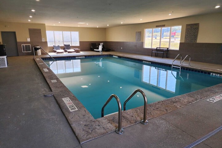 Pool 4 of 33