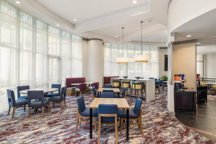 Hampton Inn & Suites Baton Rouge Downtown