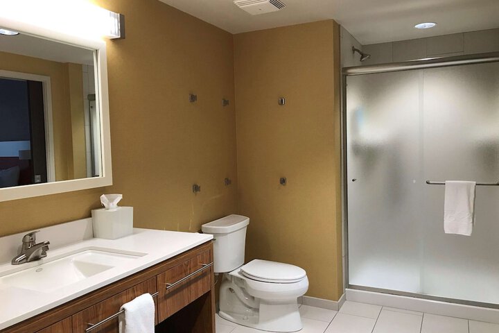Room 32 of 39