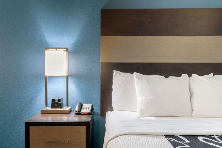 Room 17 of 46