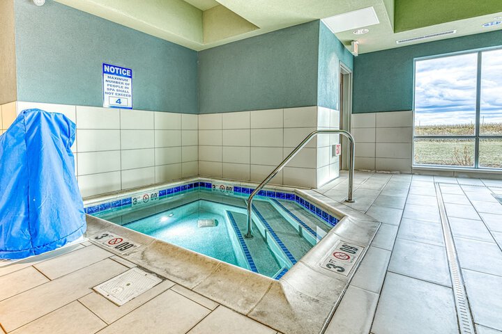 Pool 10 of 53