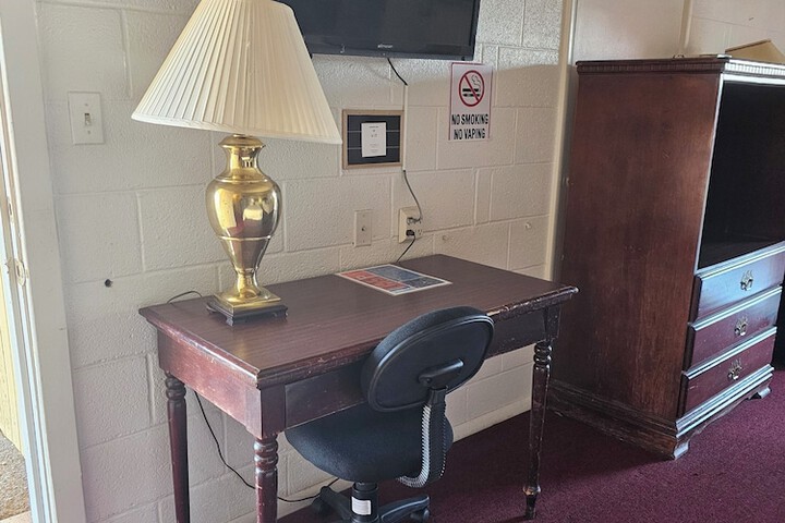 Room 11 of 38