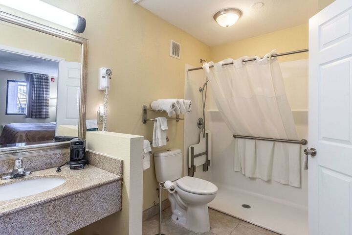 Room 7 of 27