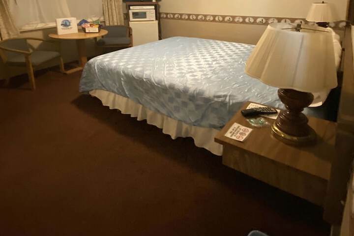 Room 27 of 78