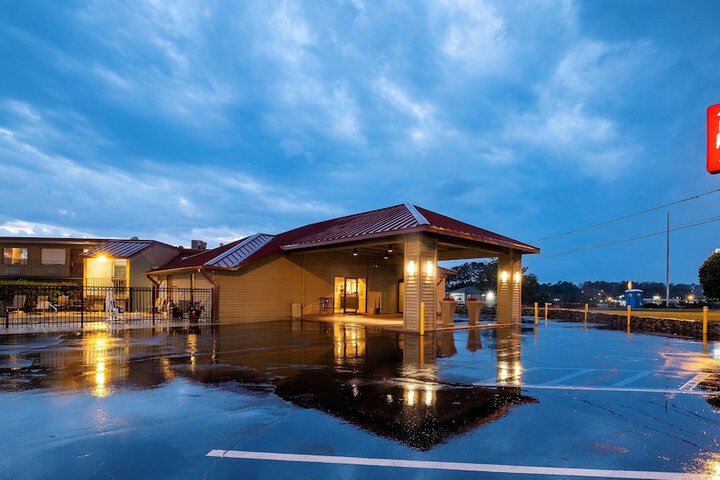 Hotel 2 of 29