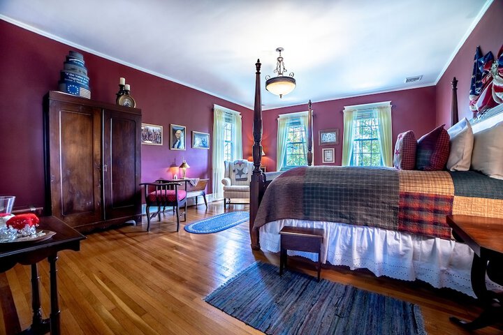Room 17 of 38