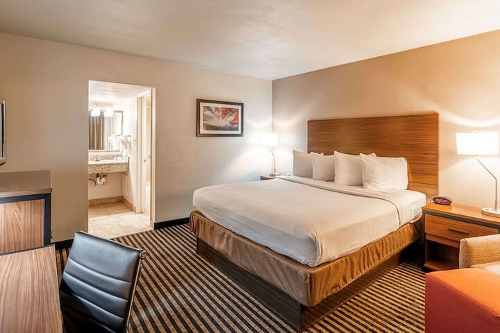 Room 21 of 28