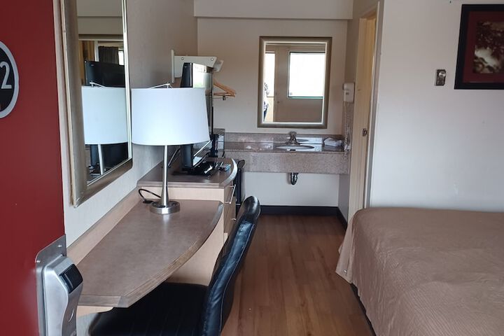 Room 13 of 15
