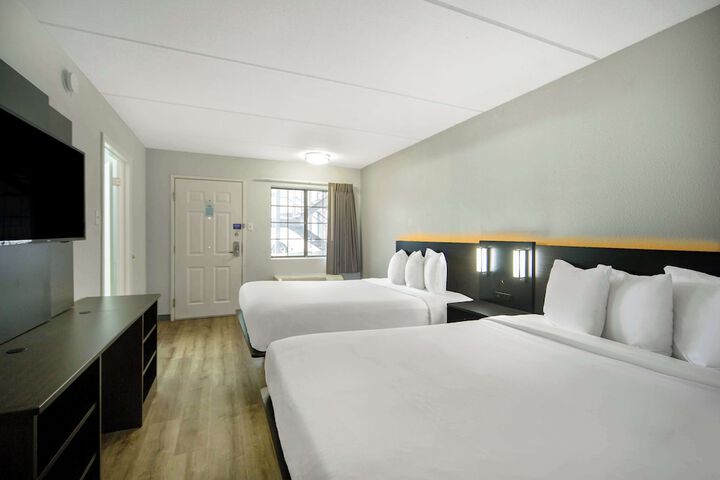 Room 7 of 25