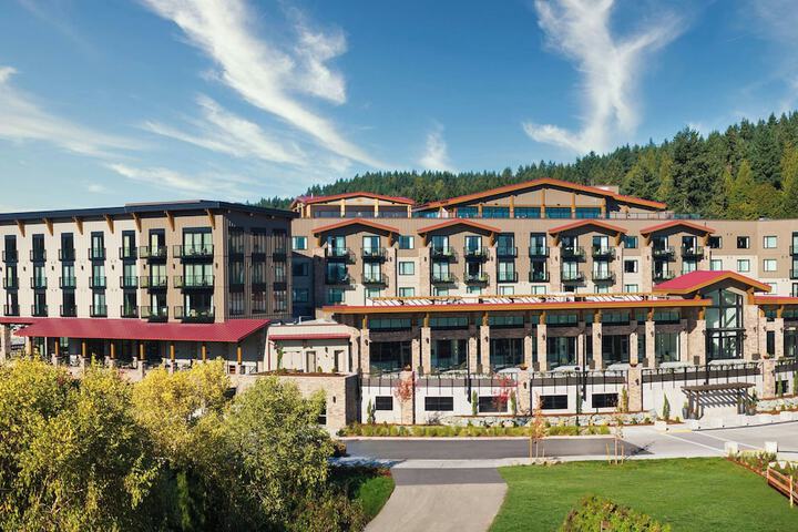 The Somm Hotel & Spa Autograph Collection
