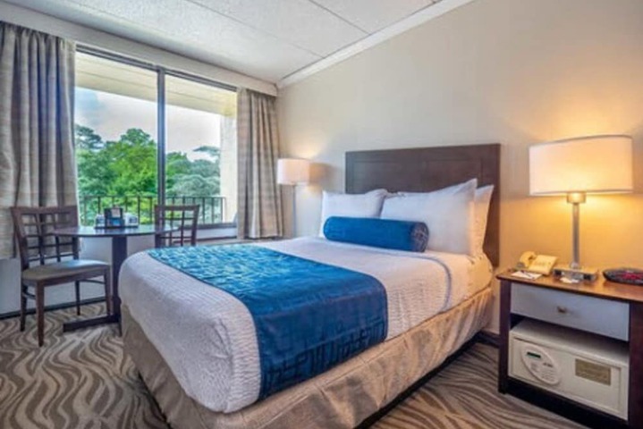 The Breakers Hotel & Suites