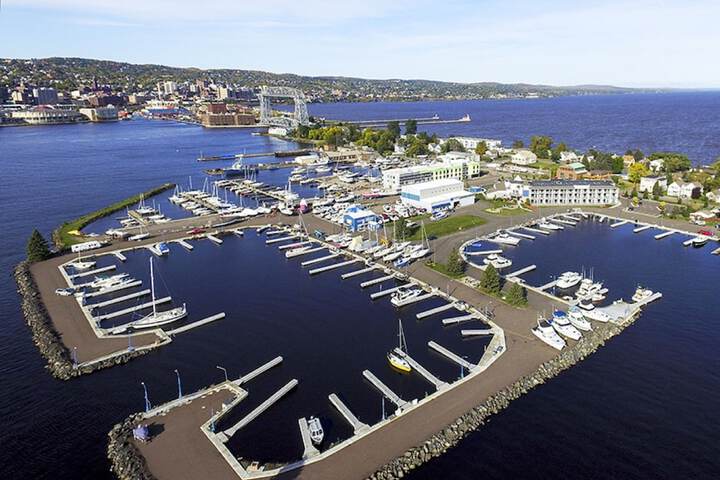 Park Point Marina Inn