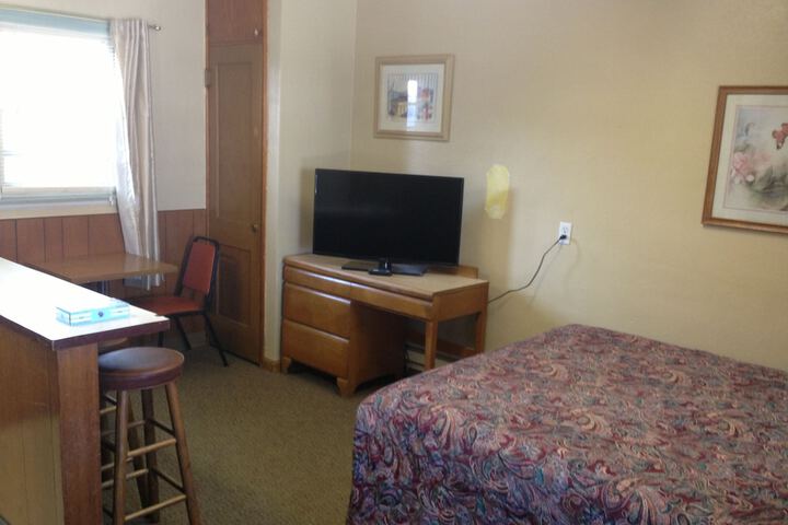 Room 30 of 34
