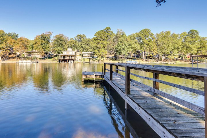 Private Dock & Deck: Lakefront Hot Springs Home!