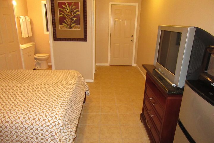 Room 28 of 32