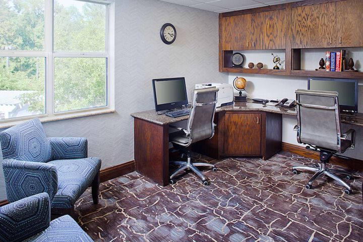 Business Center 44 of 45