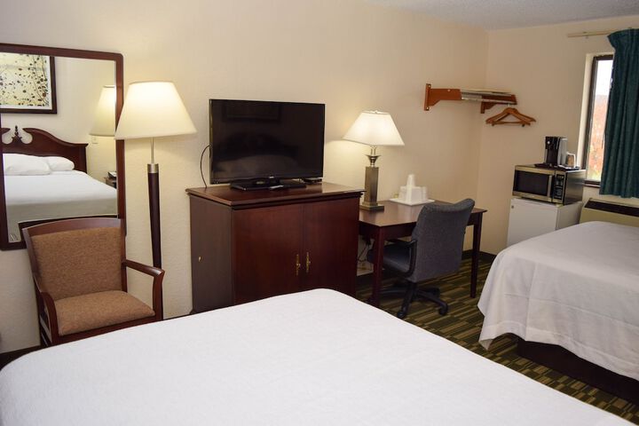 Room 6 of 14