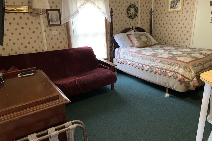 Room 37 of 48