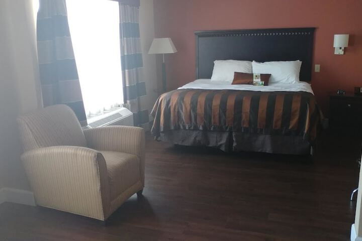 Room 12 of 28