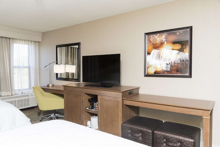 Room 12 of 28
