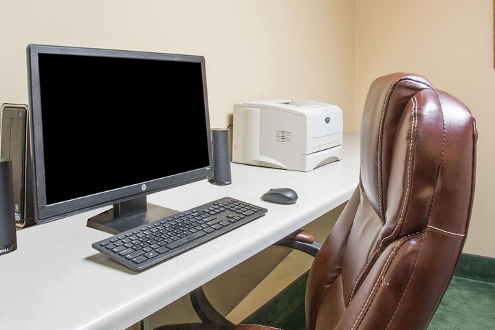 Business Center 97 of 102