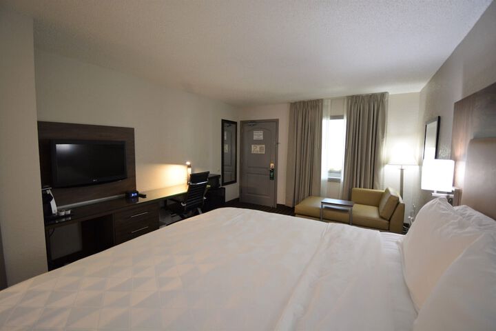 Room 32 of 57