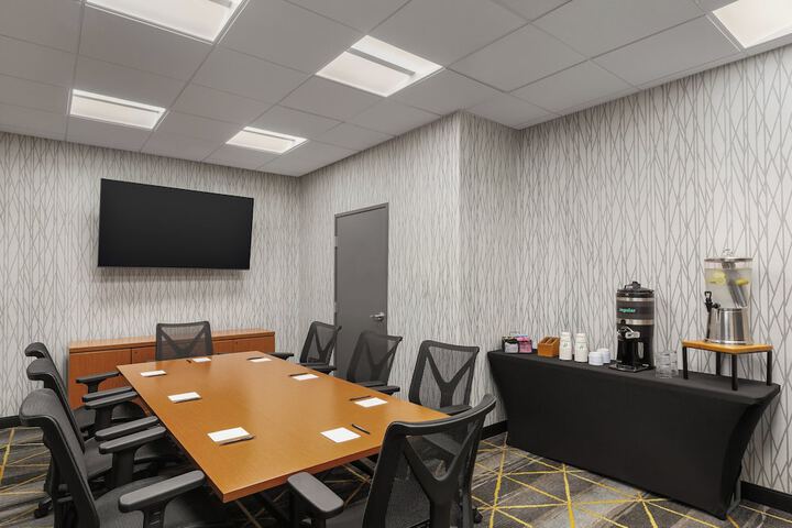 Holiday Inn & Suites Detroit - Troy by IHG