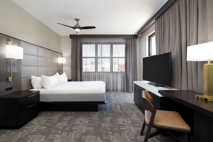 Hilton Promenade at Branson Landing