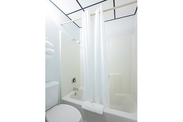 Room 11 of 21