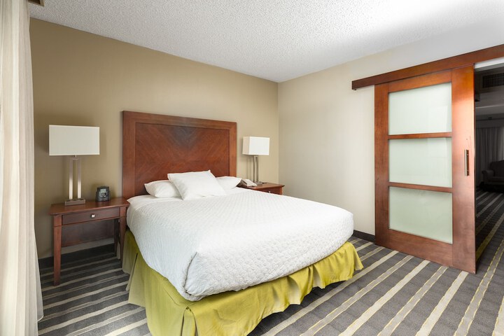 Embassy Suites by Hilton San Francisco Airport Waterfront