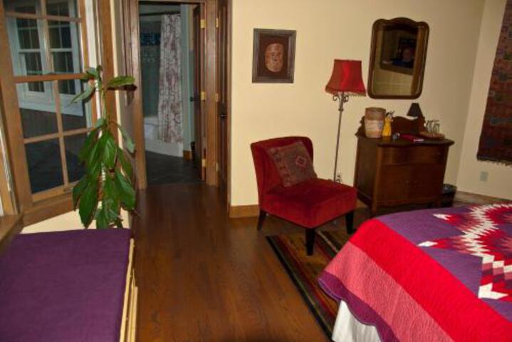 Hideaway Lodge Bed & Breakfast