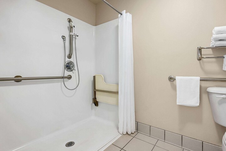 Baymont by Wyndham Fremont