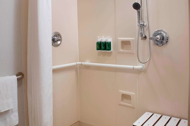 Room 15 of 25