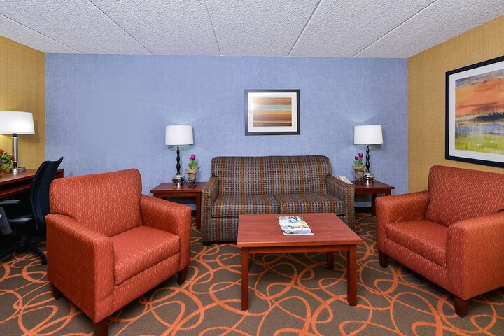 Room 25 of 40