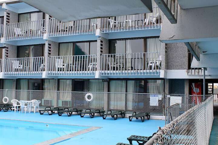 Pool 7 of 25