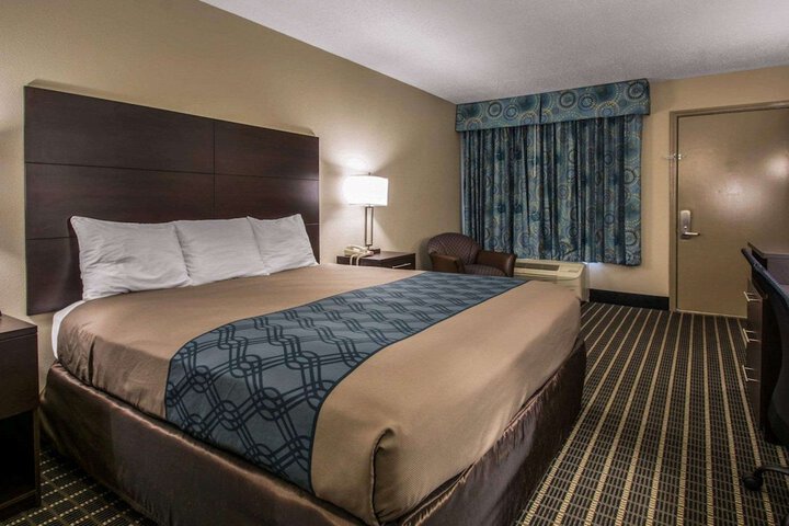 Room 16 of 28