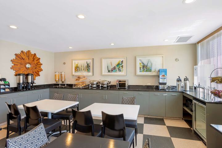 Best Western Plus Plaza Hotel