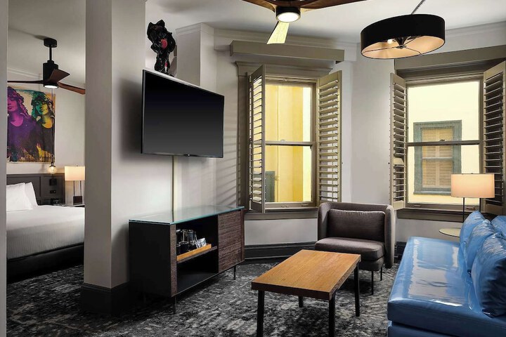 Room 32 of 56