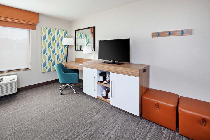 Room 15 of 28