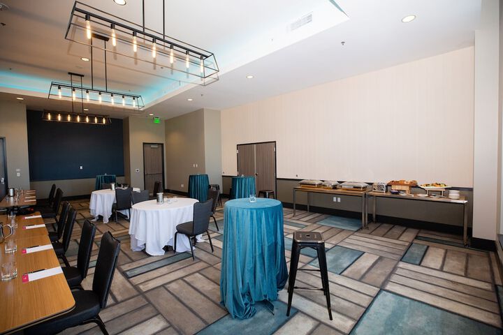 Hotel Indigo Everett - Waterfront Place by IHG