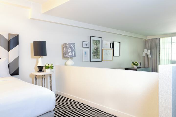 Room 54 of 87