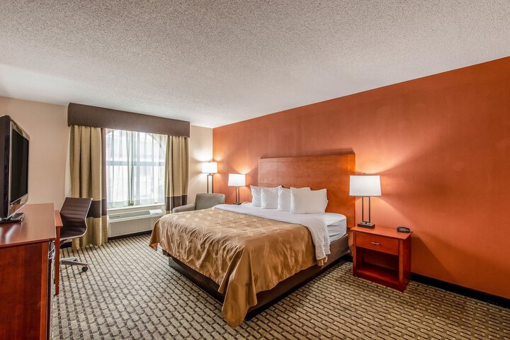 Room 9 of 27