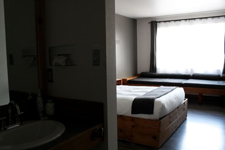 Room 60 of 147